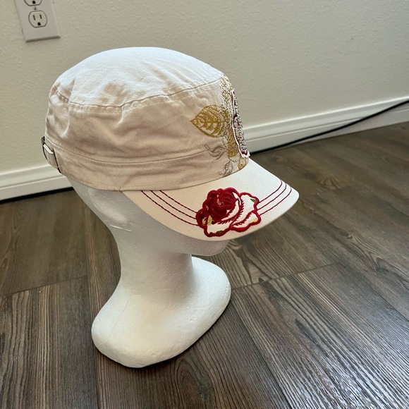 Floral Embroidered Cap - Picture 2 of 9